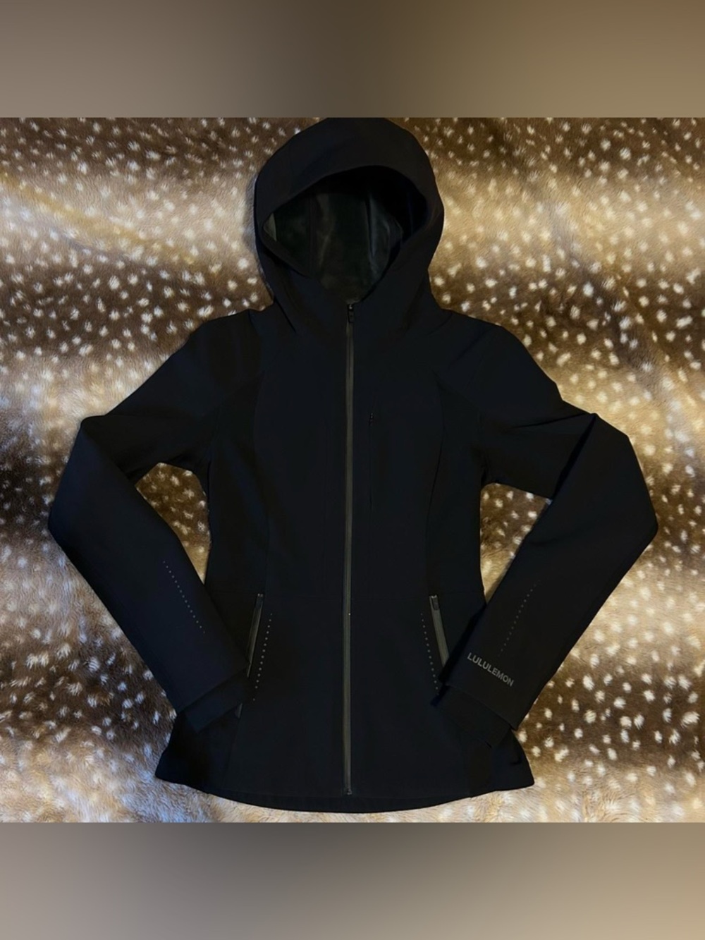 Lululemon Black Cross Chill RepelShell Jacket Size 4 $198